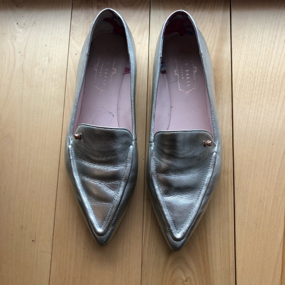 Silver pointed toe flats